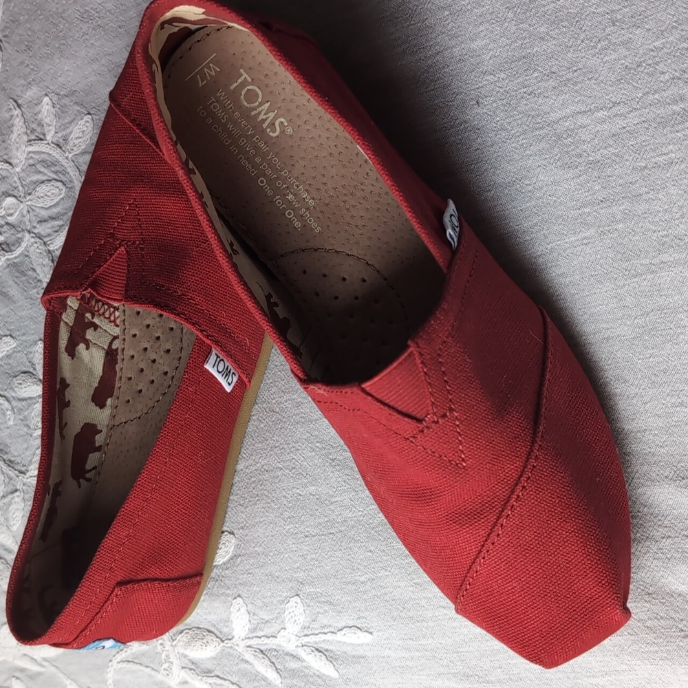 New*TOMS Red Canvas Slip On - Size 7 - New